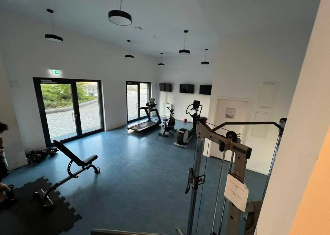 Appartement Modern Studio In Central Berlin & Free Gym Access Duitsland