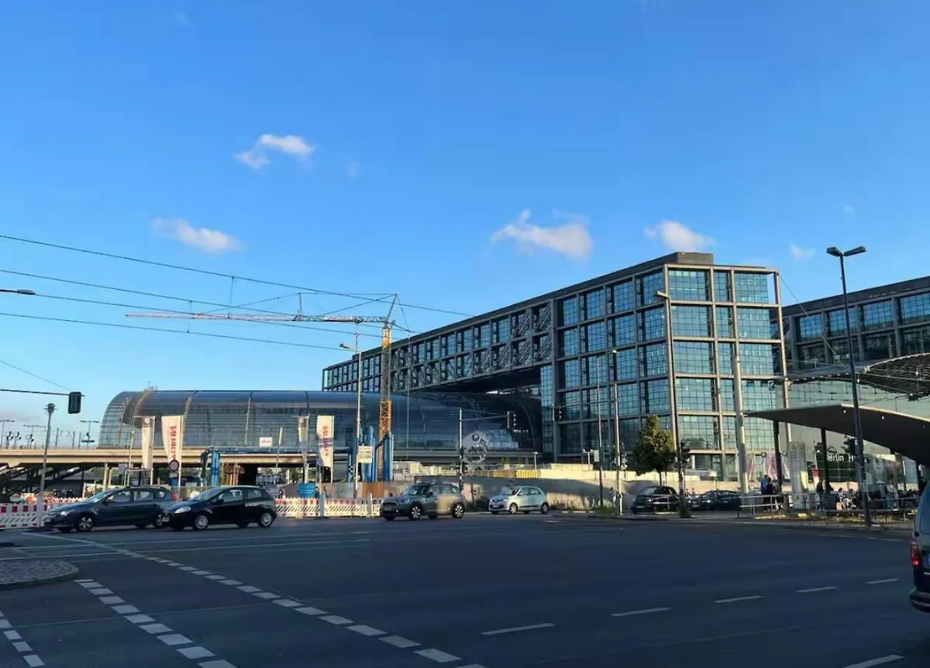 Modern Studio In Central Berlin & Free Gym Access Apartment